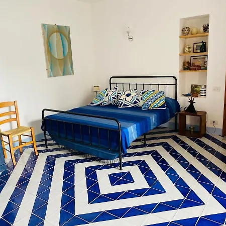 Casa Mandarino - Central, View And Silence * 斯特龙博利