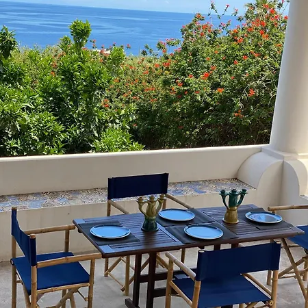 Casa Mandarino - Central, View And Silence 斯特龙博利